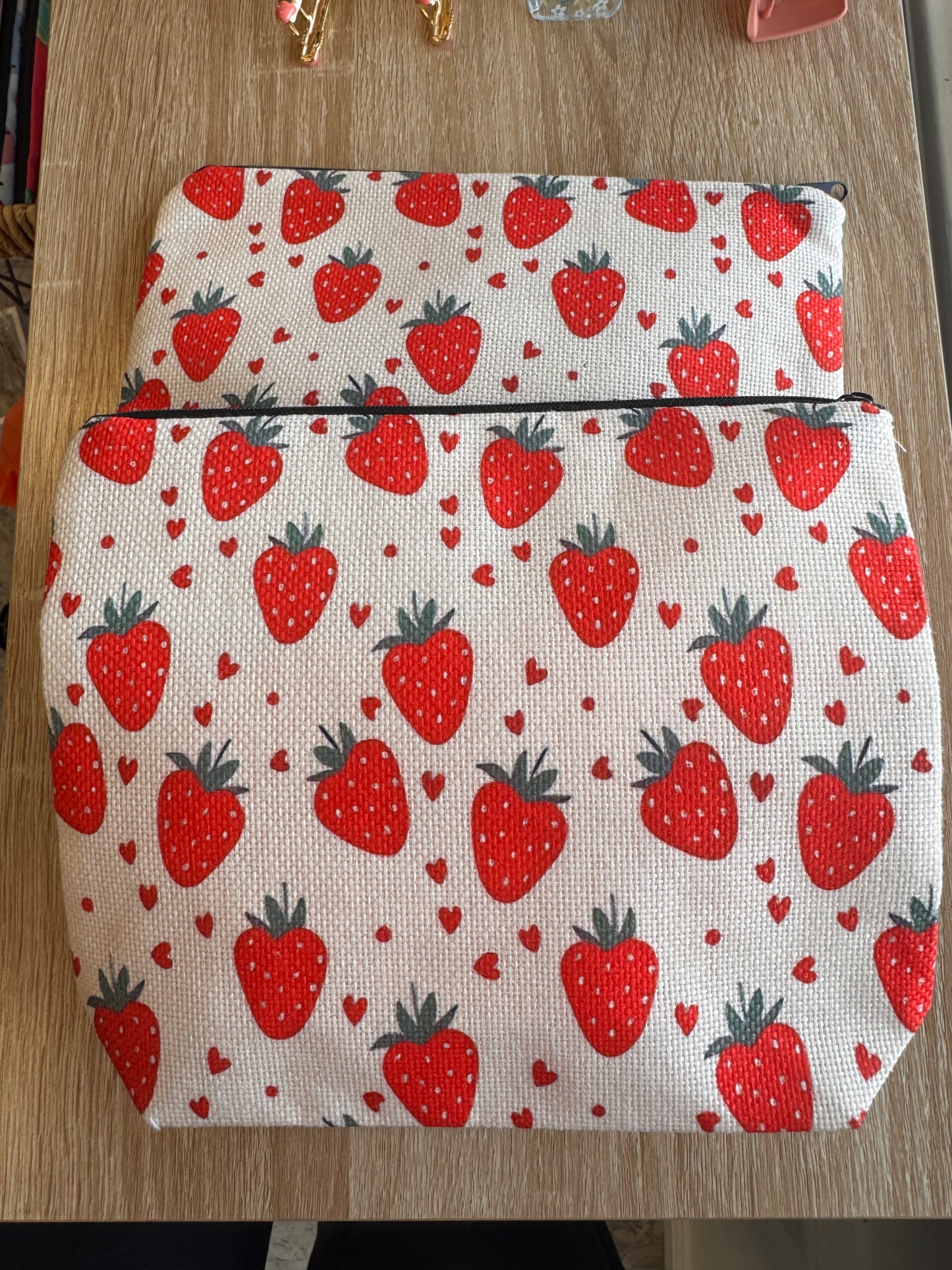 Strawberries Canvas Zipper Bag